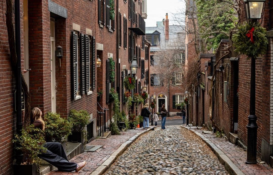Beacon Hill Car Service Iconic Acorn Street