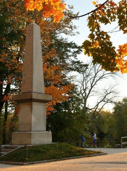 Concord MA Car Service Memorial Obelisk of North Bridge