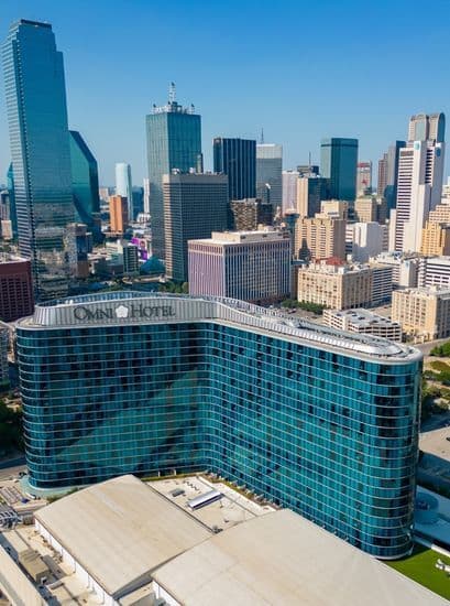 Omni Dallas Vertical Strapi