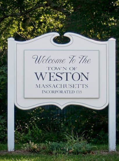 Weston MA Car Service Welcome Sign