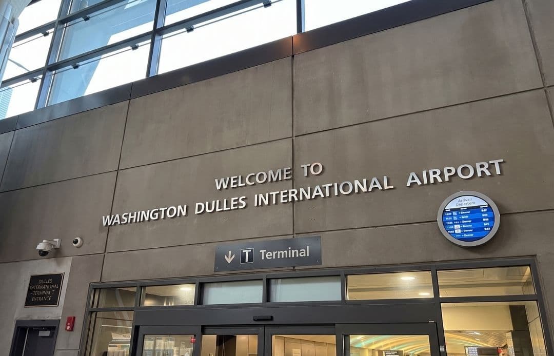 dulles airport sign