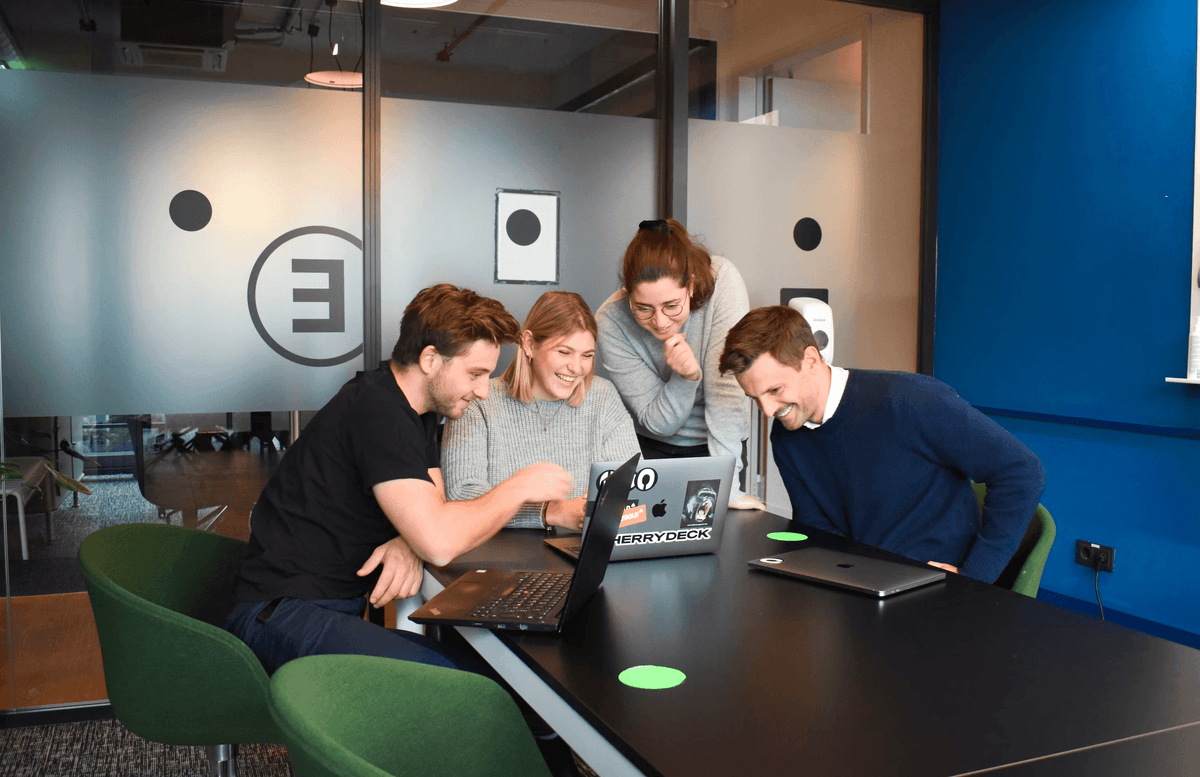 LUXY dispatch team supporting drivers around the clock
