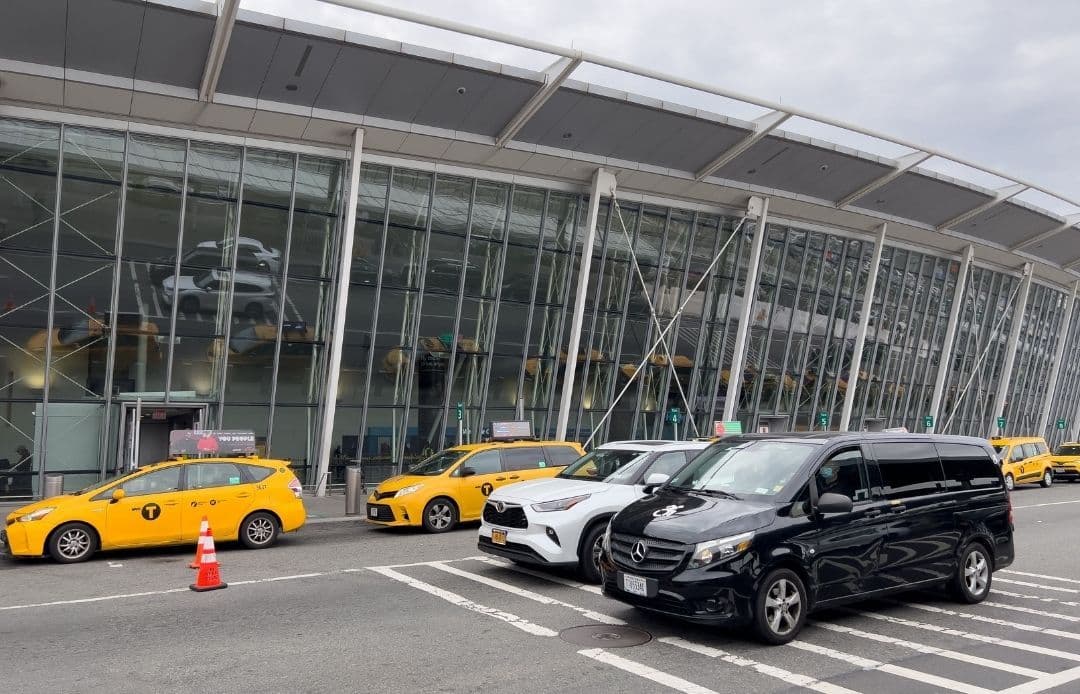 LUXY Ride pick-up at JFK arrivals