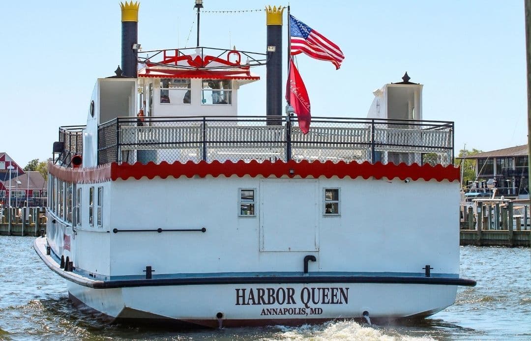 Parking for American Cruise Lines in Nashville Harbor Queen Ship Sailing