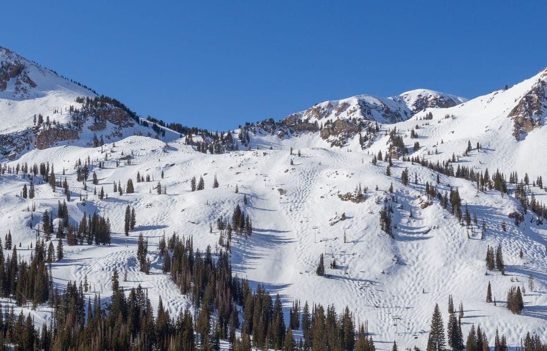 Ski Resort Car Service: Airport to Mountain Transfers View of Utah Mountain Trails