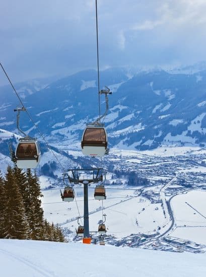 Ski Resort Car Service: Airport to Mountain Transfers View of Chair Lift From Top of Mountain