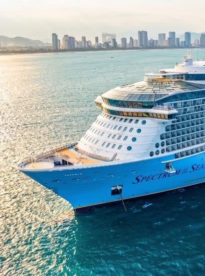 vertical image of royal carribean